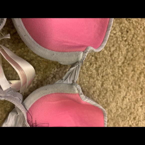 Padded light push up Victoria secret bra size 32B - Picture 3 of 3